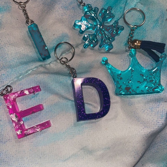Customized keychain letters i can also do different colors if you are interested - Picture 10 of 12